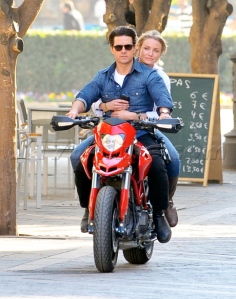USA and AUSTRALIA ONLY Tom Cruise and Cameron Diaz live dangerously!!